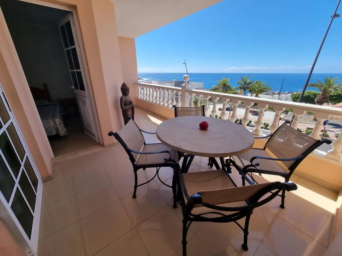 Apartamentos La Avenida Playa La Arena location